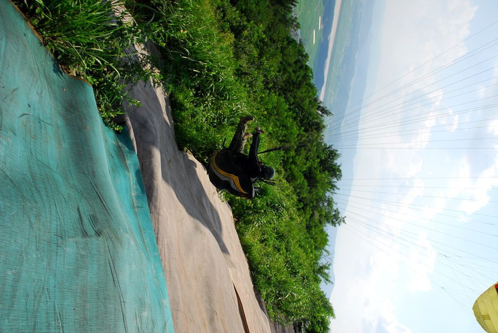 100808D10_0209para.jpg