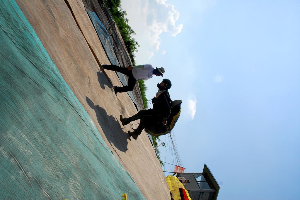 100808D10_0203para.jpg