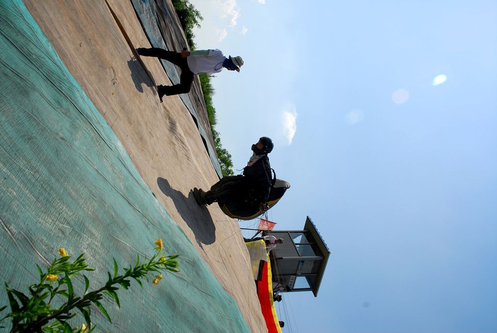 100808D10_0201para.jpg