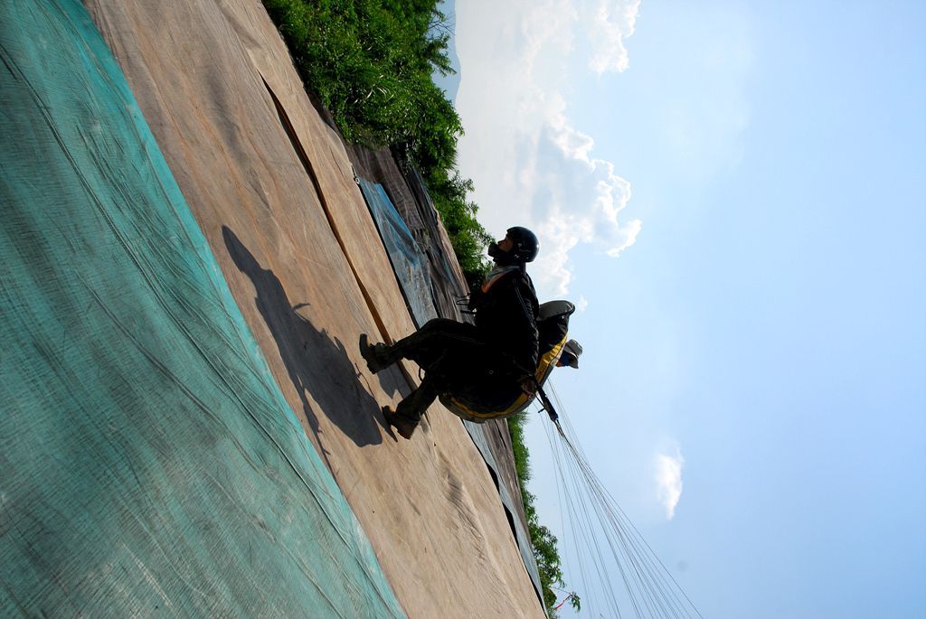 100808D10_0205para.jpg