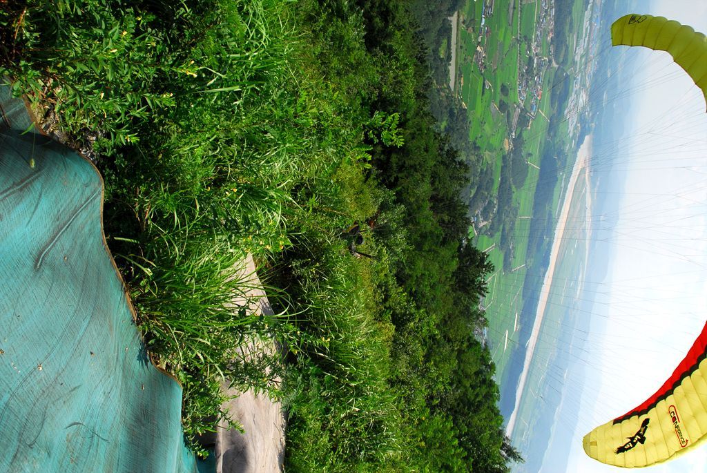 100808D10_0214para.jpg