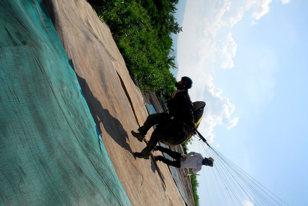 100808D10_0206para.jpg
