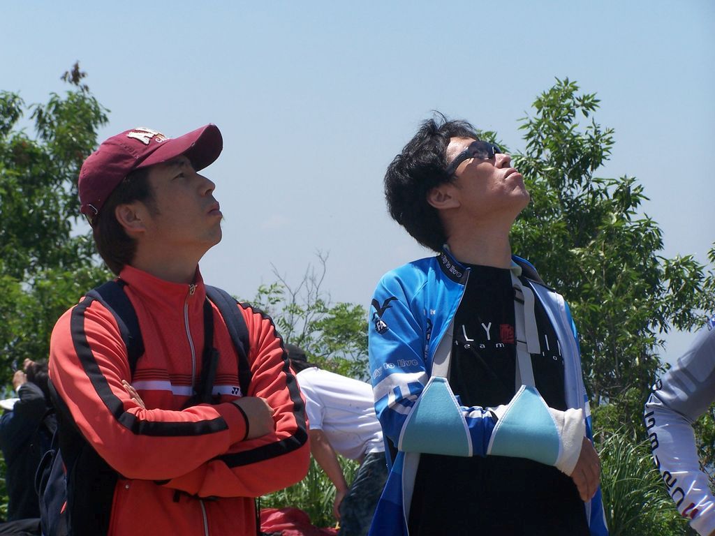 100B1360-r.jpg