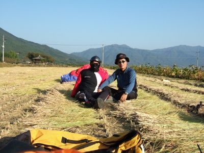 착륙_후_한컷(8393).jpg